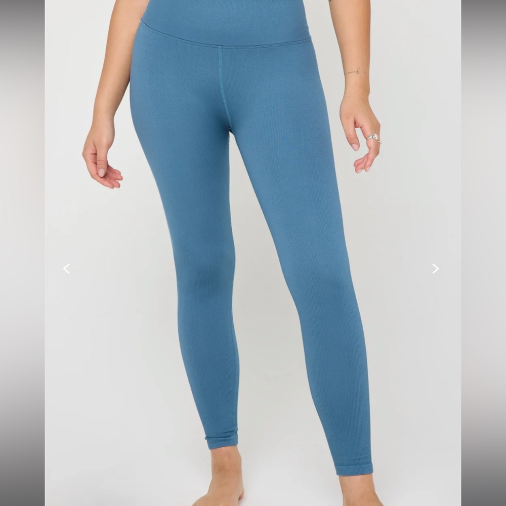 Spiritual Gangster love sculpt legging